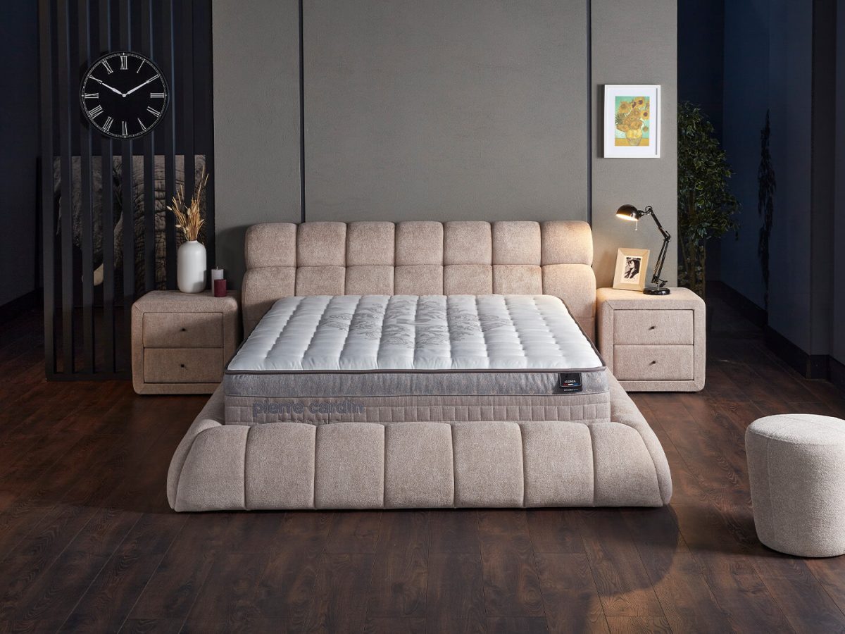 pierre dumas closed toe wedges