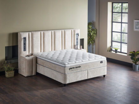 The cosy and stylish Josephine bed adds elegance to your bedroom.