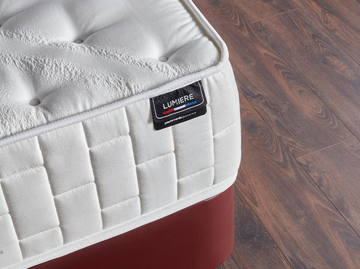 Lumiere yatak: Şık ve konforlu yapısıyla sağlıklı uyku sağlar, yatak odanıza zarafet katar.