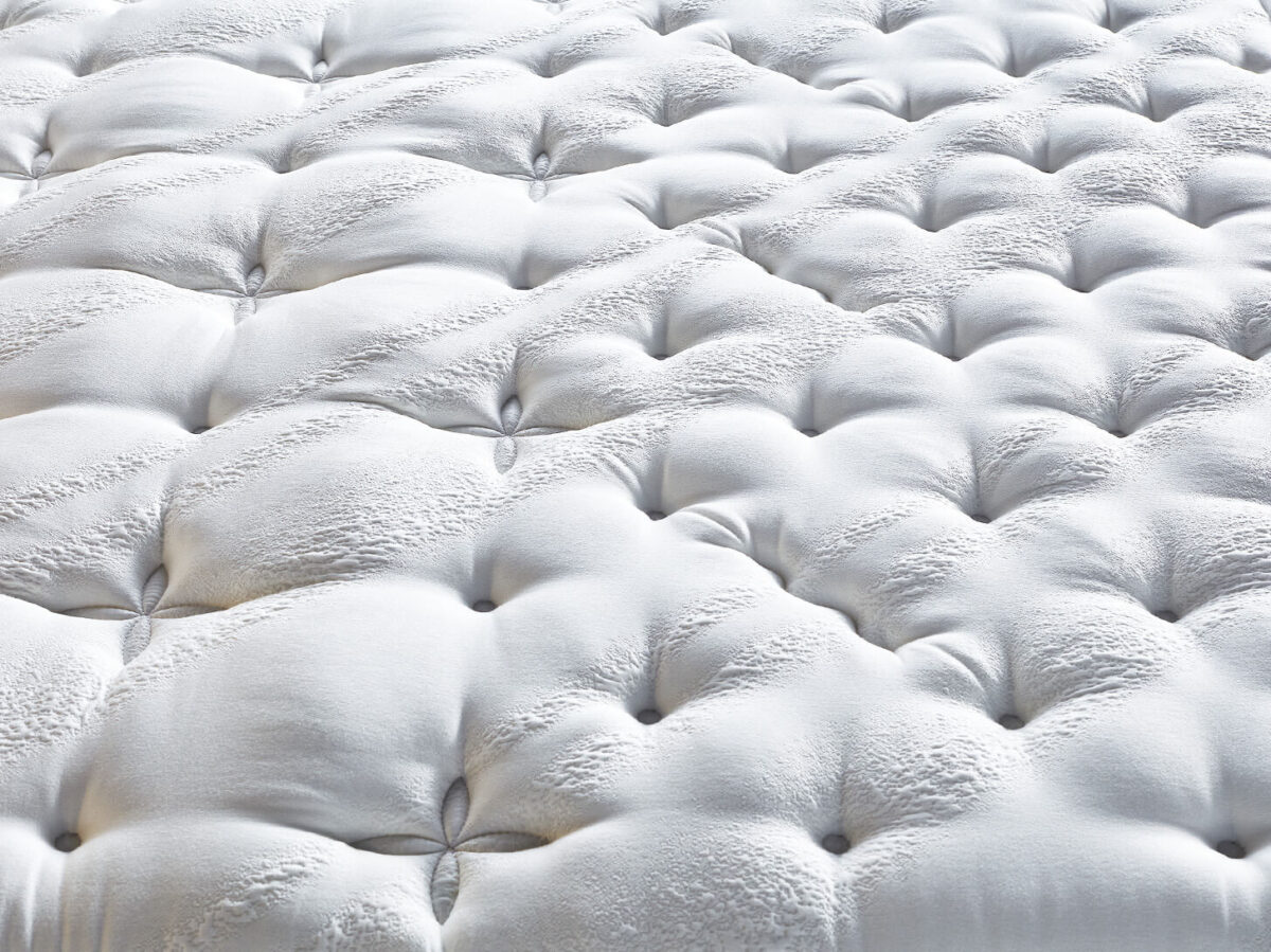 Rahat ve şık Lumiere yatak, yatak odanıza zarafet katar.